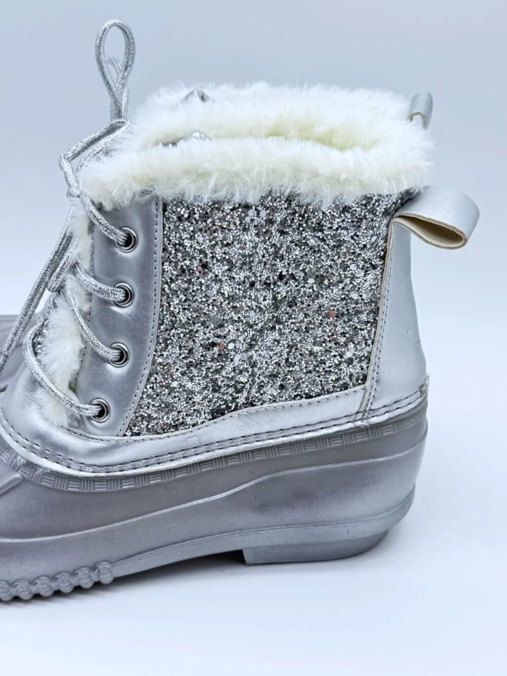 Women's Silver Glitter Duck Boots Faux Fur Coquette Y2K Snowcore Sz 8 3962